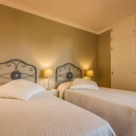 Lagos Suite Apartament *